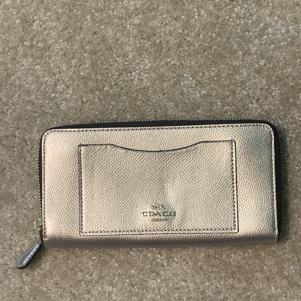 Coach Wallet zip silver